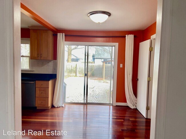 Building Photo - 4 br, 3 bath House - 1724 Sparrow Road