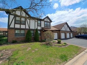 Building Photo - 216 Stoneybrook Ln