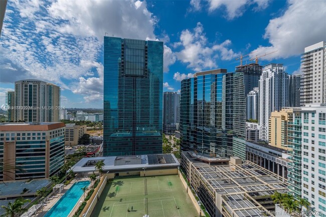 Building Photo - 1300 Brickell Bay Dr