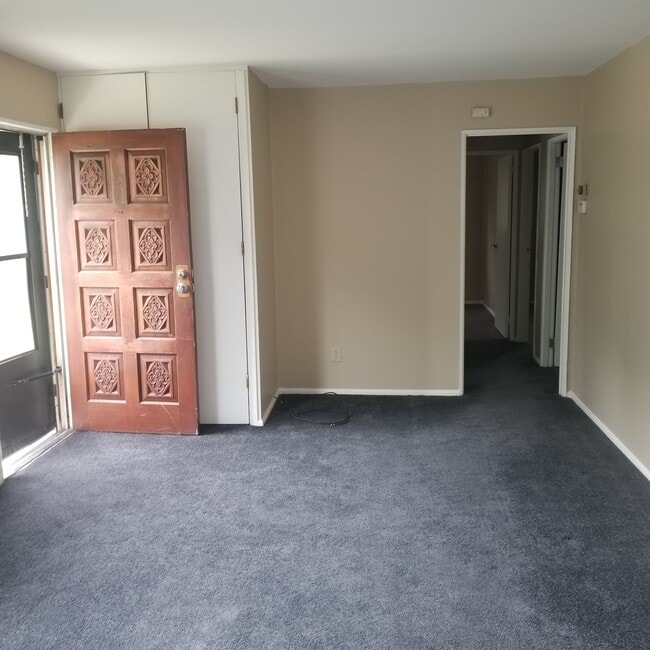 Building Photo - 302 St Jude Ave