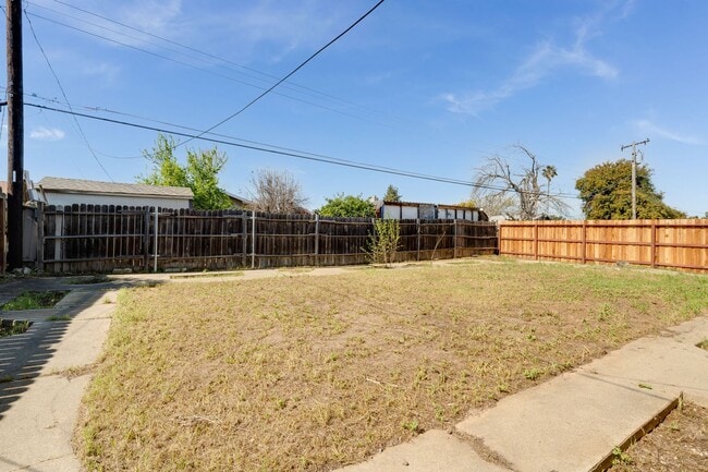 Building Photo - 7726 Laurie Way