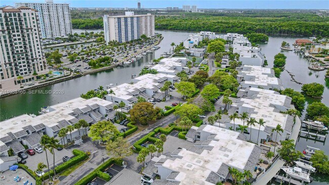 Building Photo - 231 Poinciana Island Dr