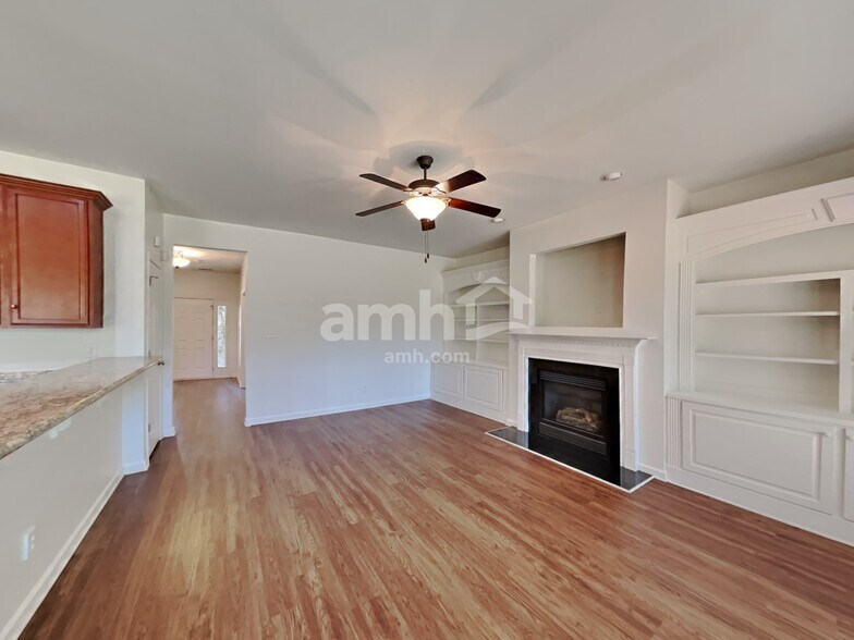Building Photo - 106 E Cavendish Dr