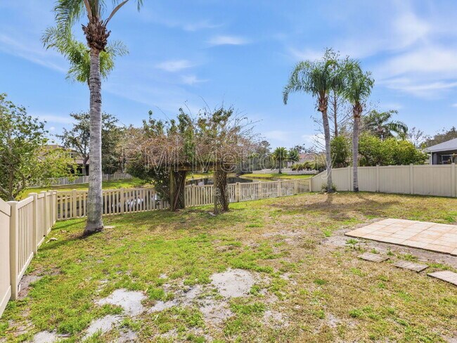 Building Photo - 7632 Blue Spring Dr