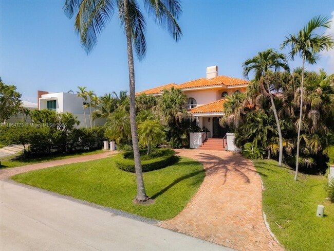 Building Photo - 6850 Sunrise Terrace