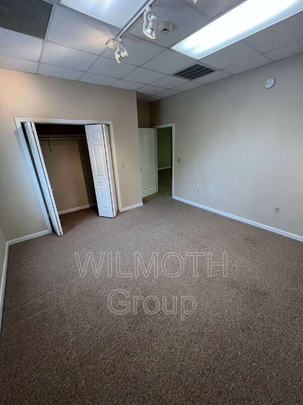 Building Photo - 105 N Main St