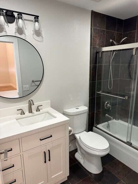 Building Photo - 1043 Santa Helena Park Ct