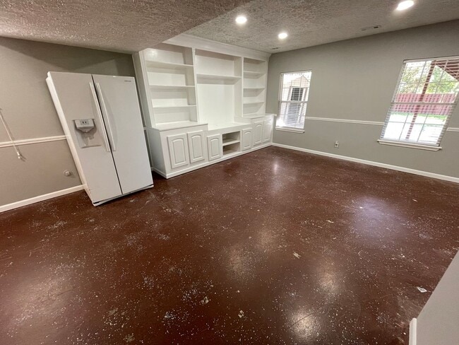 Building Photo - Nice 3 Bed 3 Bath Home For Rent!