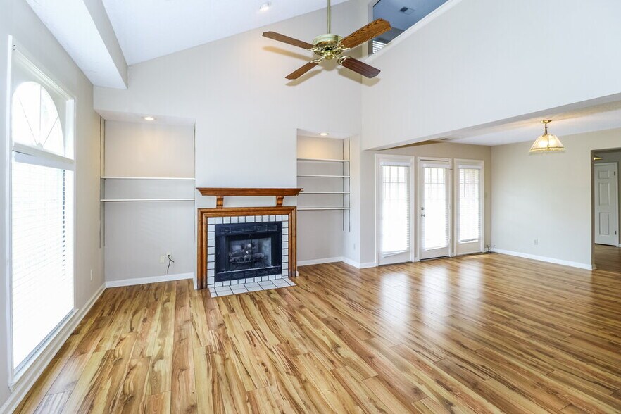 Building Photo - 1611 Oaken Bucket Dr