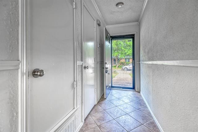 Building Photo - 6208 Big Springs Dr