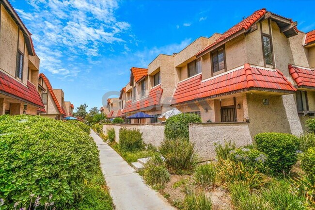 Building Photo - 27663 Ironstone Dr