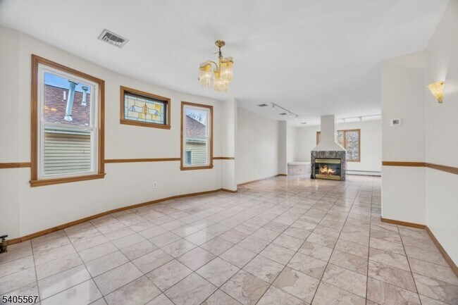 Building Photo - 128 E Colfax Ave