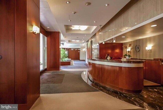 Building Photo - 224-30-230 W Rittenhouse Square