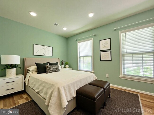 Building Photo - 7664 Northern Oaks Ct