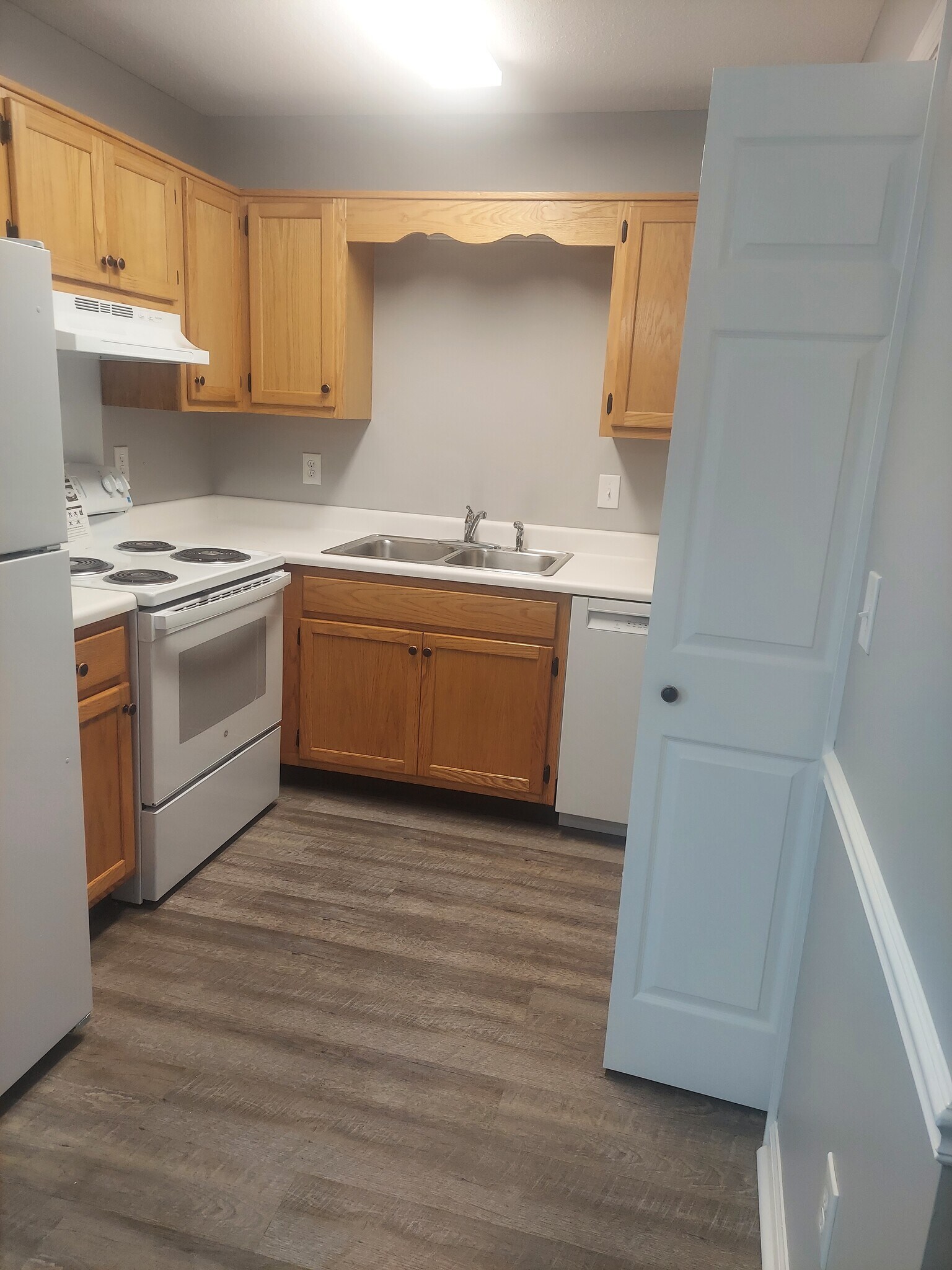 Kitchen - 110 Eveningside Dr