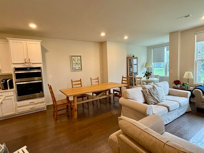 Building Photo - 22478 Woodbridge Ln