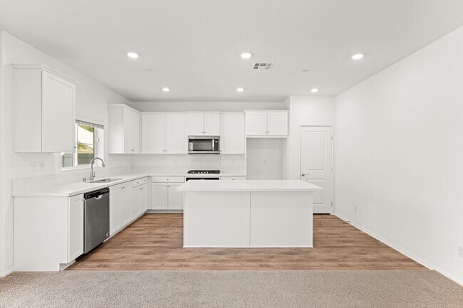 Building Photo - 35286 Sorenstam Dr