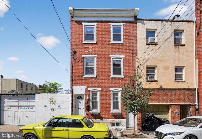 Building Photo - 1304 S Fairhill St