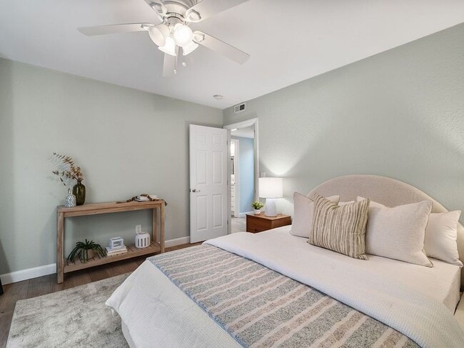 Building Photo - 1141 Stanford Ave