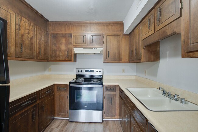 Building Photo - 9020 Mahogany Row SE