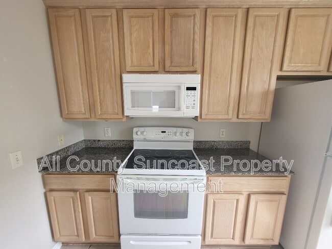Building Photo - 3874 Mariner Dr