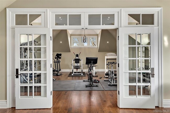 Building Photo - 270 Guard Hill Rd