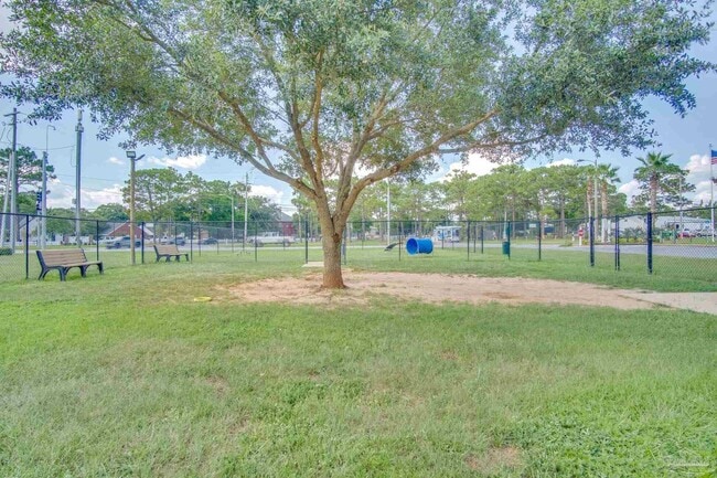 Building Photo - 3050 Belle Meade Dr