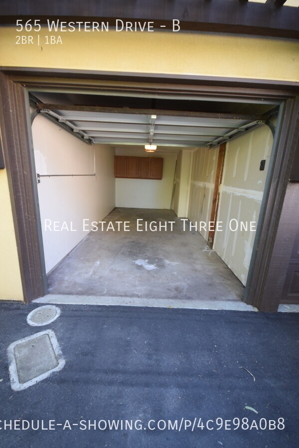 Building Photo - 565 Western Dr