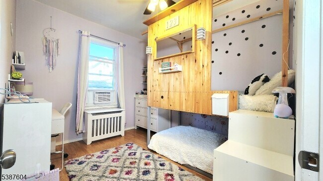 Building Photo - 11 Banta Ave