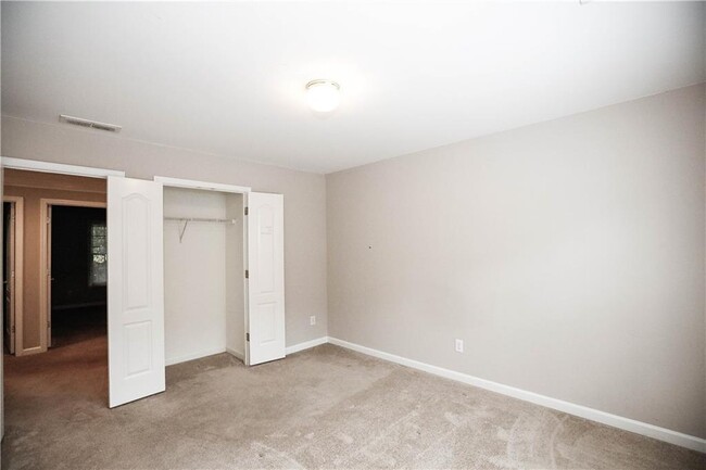 Building Photo - 1325 Killian Shoals Way SW