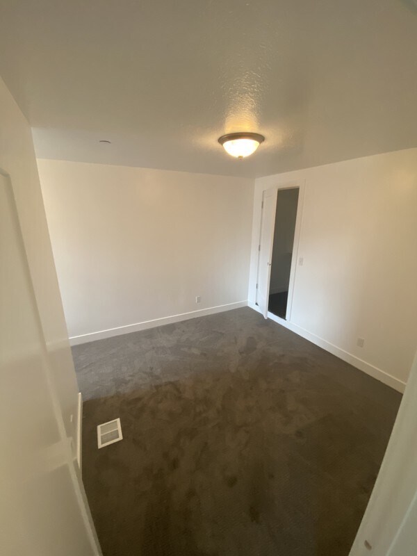 Building Photo - 83 E Sitka Creek Cove