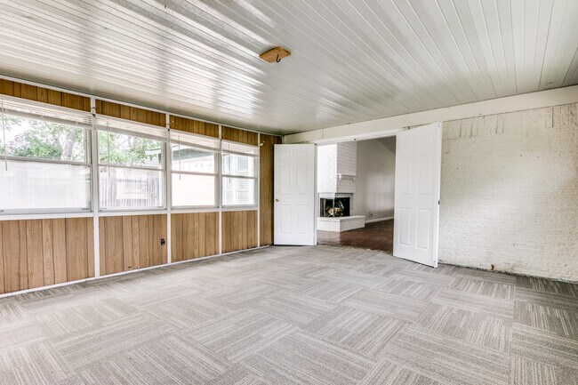 Building Photo - 209 Wake Dr