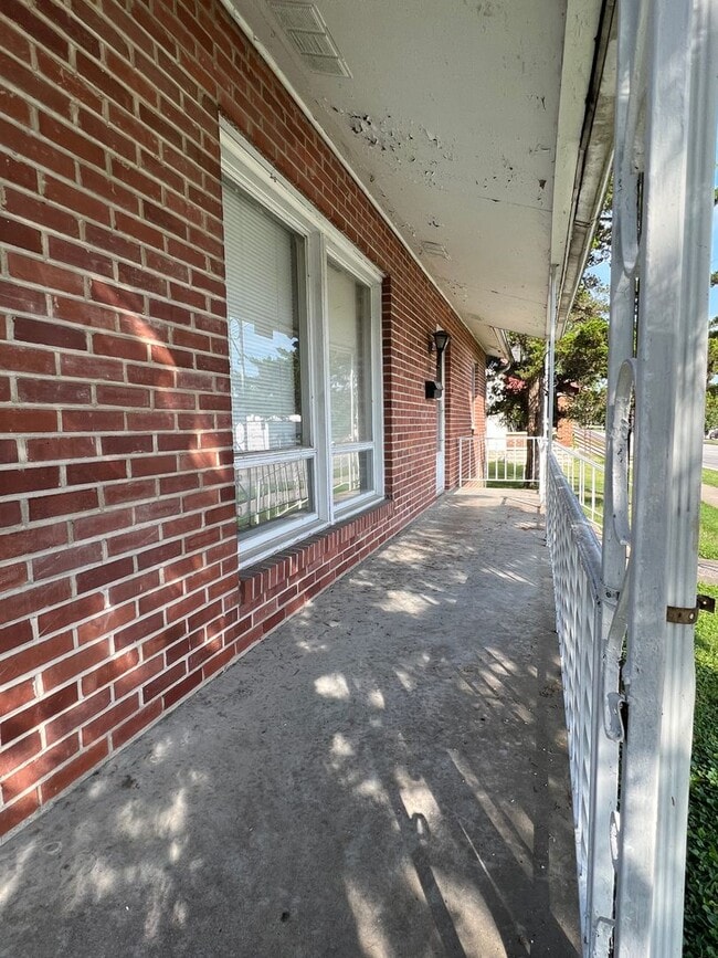 Building Photo - 2 Bedroom (Ellettsville) Available September 2026 for $1,230 (All Utilities Paid by Owner!)