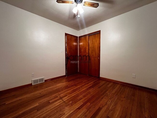 Building Photo - 2702 Grovewood Ave