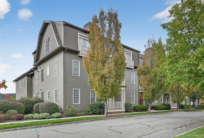 Building Photo - 15 Cropsey St