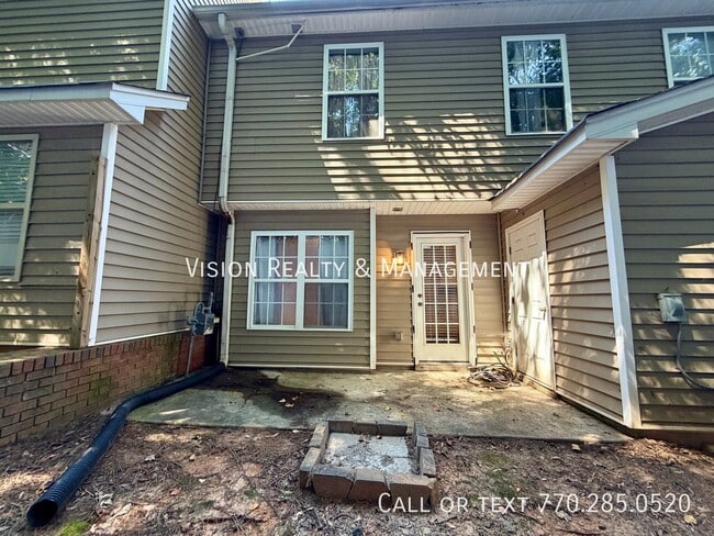 Building Photo - 2084 Manhattan Pkwy