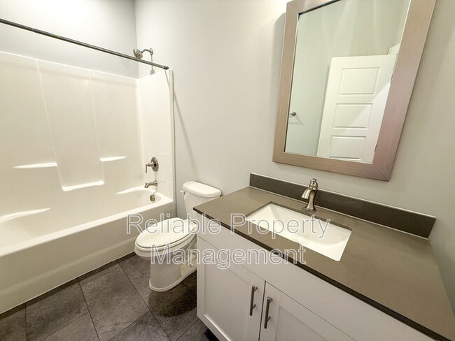 Building Photo - 20 Slater Dr