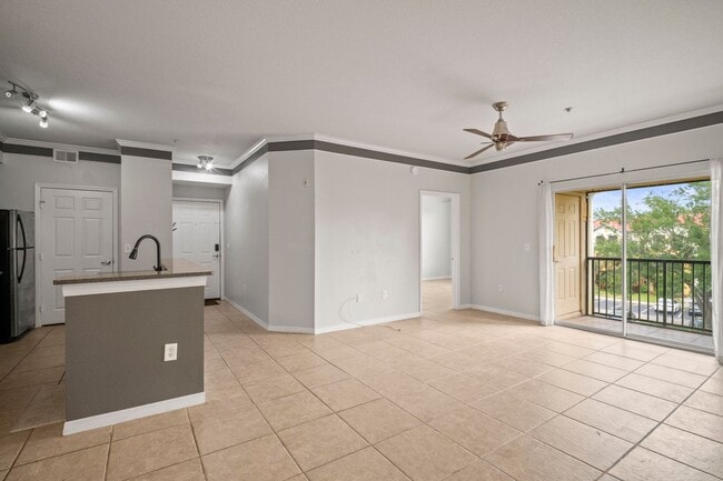 Building Photo - Stunning 2-bedroom, 2-bathroom, Gated comm...