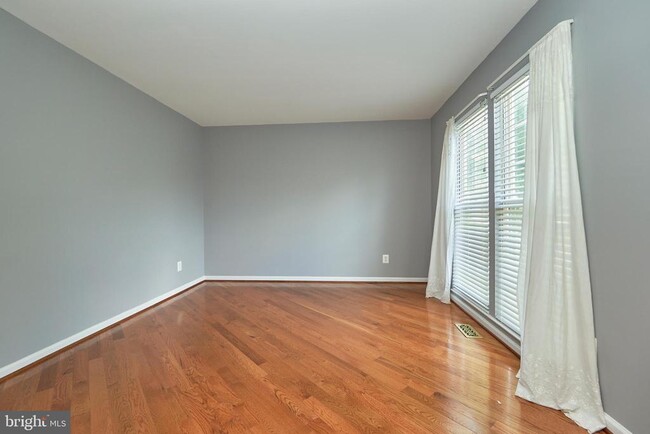 Building Photo - 44242 Frogtown Way
