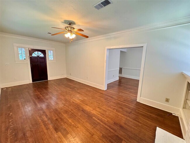 Building Photo - 4522 McKinney St
