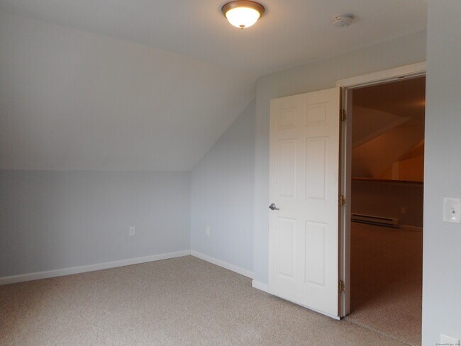 Building Photo - 22 Ingraham St