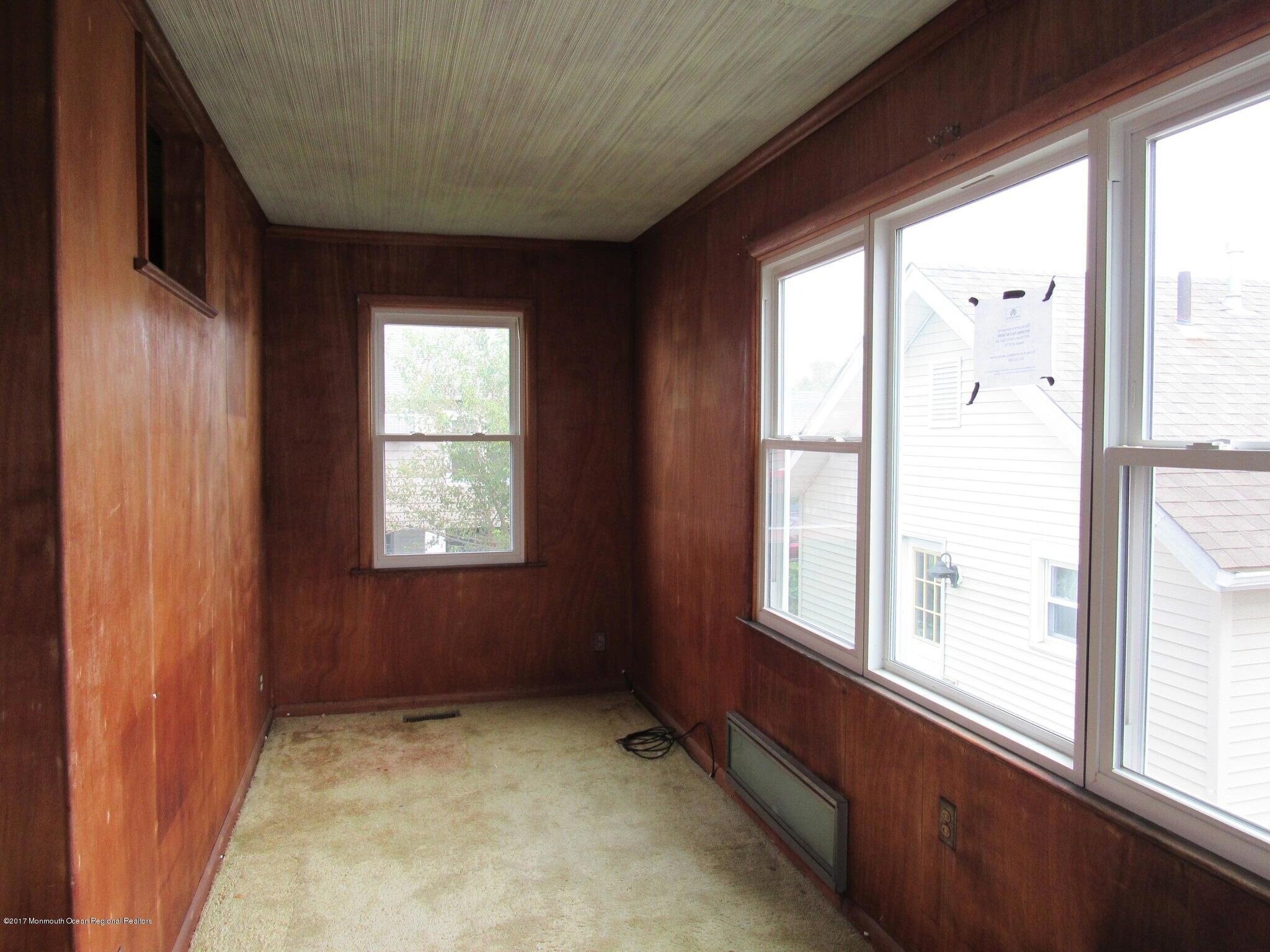 Building Photo - 318 Dupont Ave