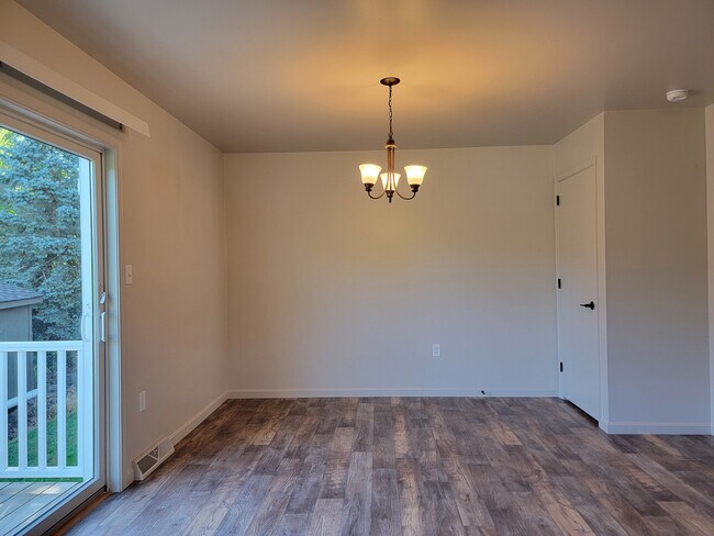 Building Photo - 1522 N Reading Rd