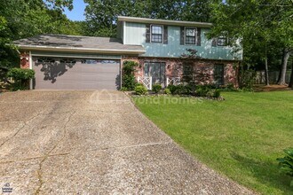Building Photo - Recently renovated and highly desirable 4 bedroom / 2.5 bath home with 2,028 sq ft of space!