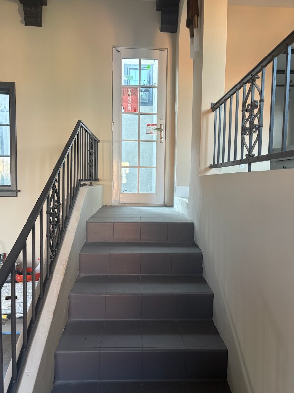 Building Photo - 3608 Wilshire Terrace