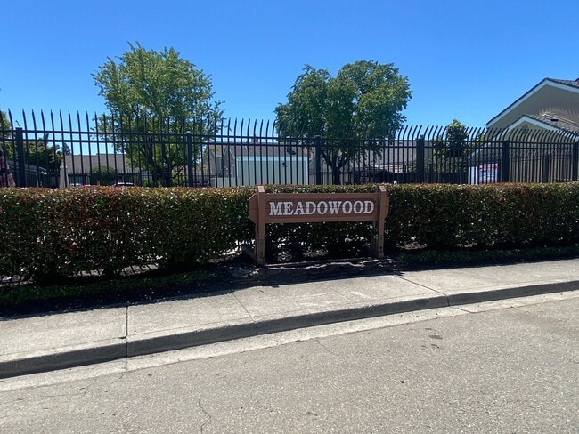 Building Photo - San Ramon Cozy Single Story 3 Bed / 2 Bath...