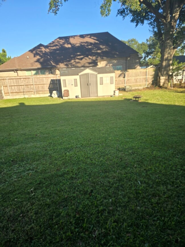 Building Photo - 8445 Jefferson Hwy