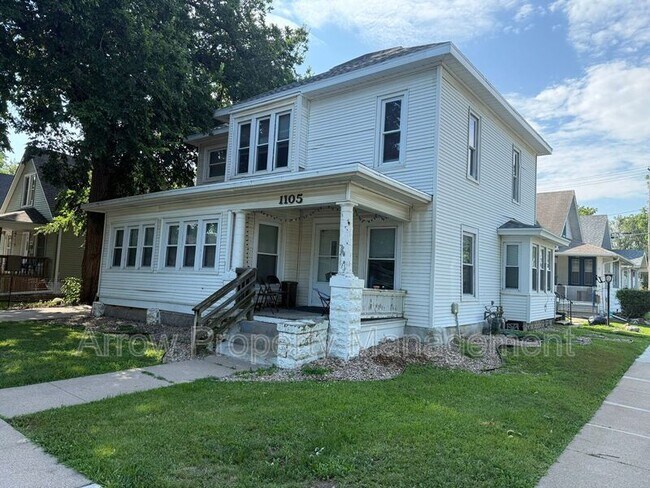 Building Photo - 1105 Peach St