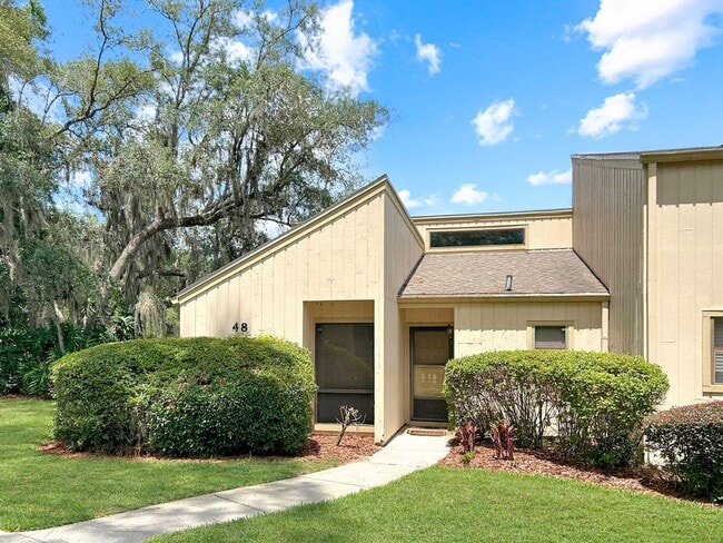 Building Photo - PEACEFUL WOODED RETREAT IN ASPENWOOD AT GRENELEFE!