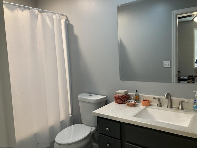 Building Photo - 802 Puzzle Pl